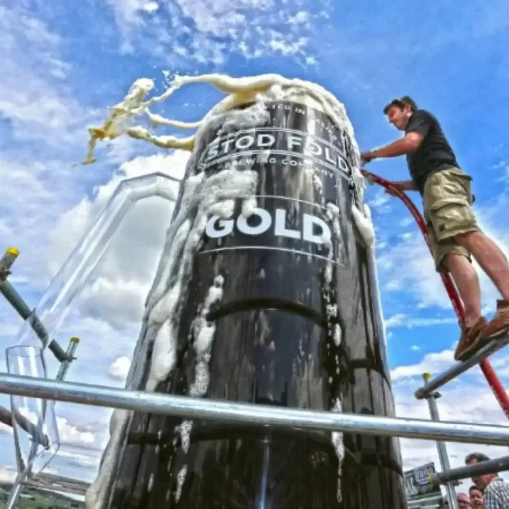 Récord Guinness: El vaso más grande de cerveza